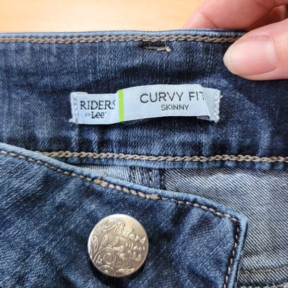 Rider's by Lee Women's Midrise Skinny Curvy Fit Jeans | Size: 10P - Picture 9 of 14